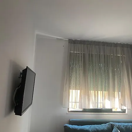 Ela Appartamento Golem (Tirana)